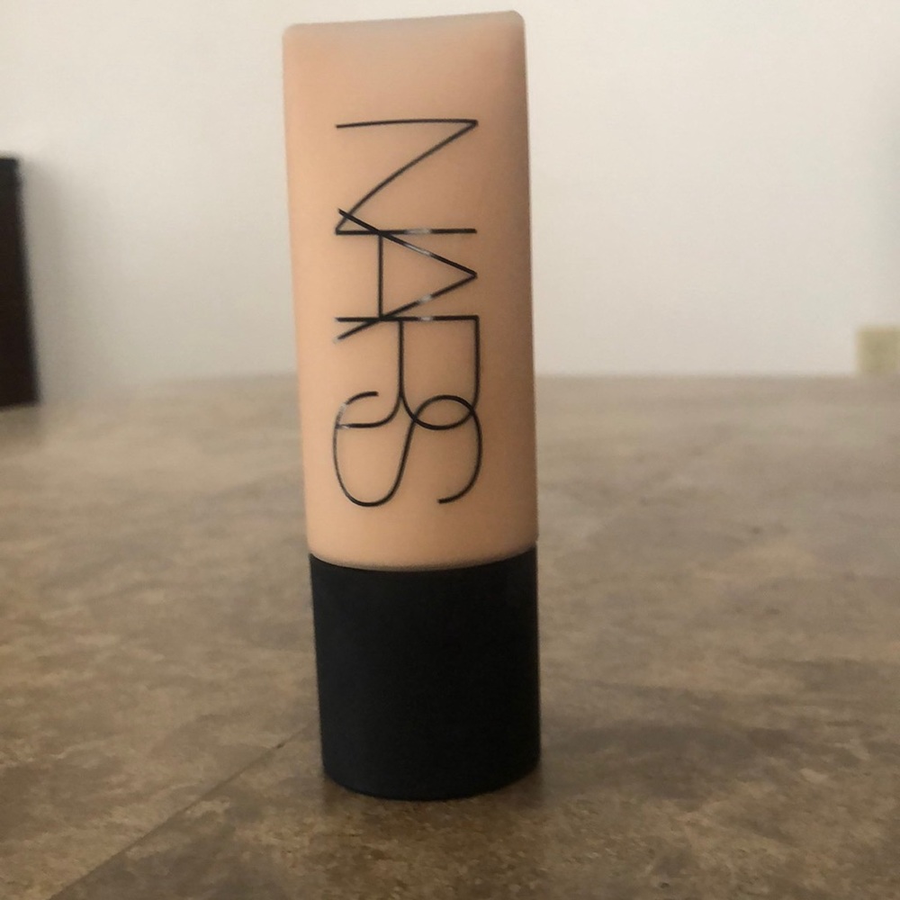 NARS SOFT MATTE FOUNDATION FIJI LIGHT 5